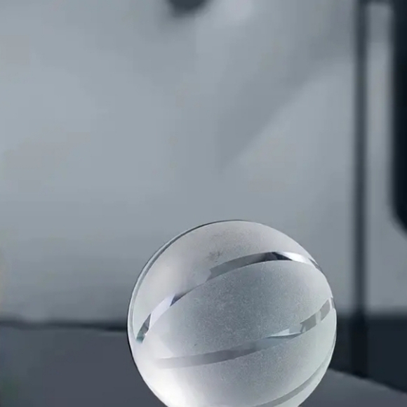 Crystal Basketball 🏀 (40 mm) - Picture 4 of 11